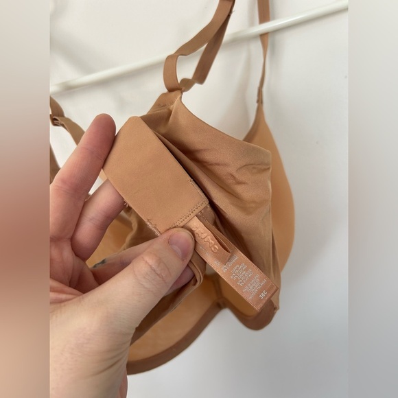 Skims Weightless Scoop Bra 36C Sienna - Picture 8 of 9